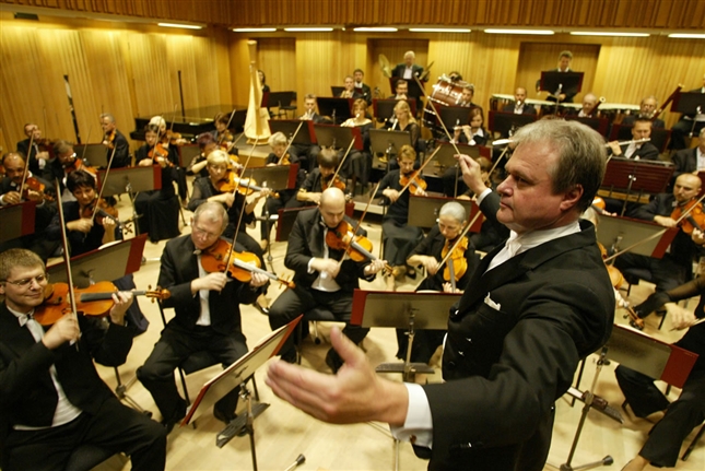 Moravian Philharmonic Orchestra conducted by Petr Vronsky (2)