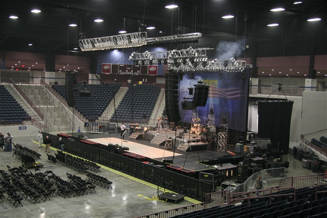 Montgomery Gentry Arena Load in