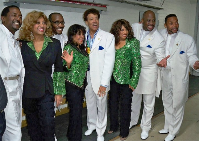 Richard Street's Temptations group with The Former Ladies Of The Supremes in Helsinki, Finland